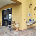 4 Bedroom Gorgeous In Hébergement de vacances Sciacca
