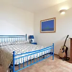 4 Bedroom Gorgeous In Hébergement de vacances Sciacca