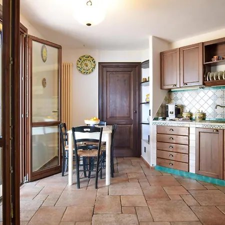 4 Bedroom Gorgeous In Casa vacanze Sciacca