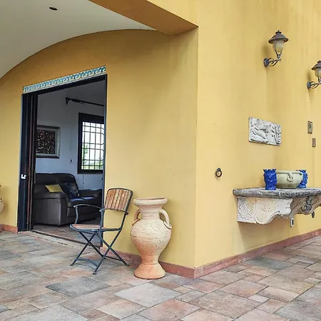 4 Bedroom Gorgeous In Casa vacanze Sciacca
