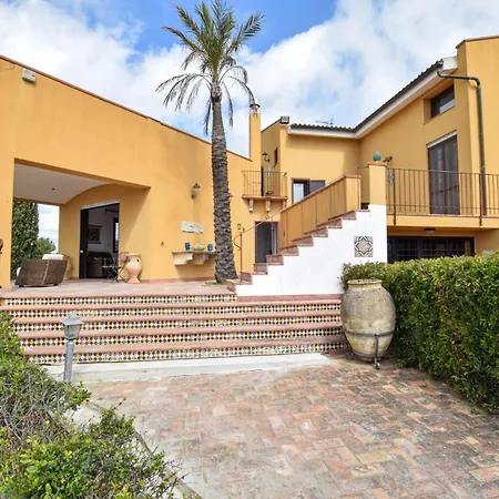 4 Bedroom Gorgeous In
