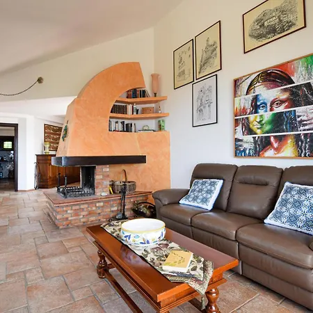 4 Bedroom Gorgeous In Semesterbostad