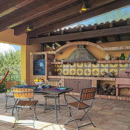 4 Bedroom Gorgeous In Casa vacanze *